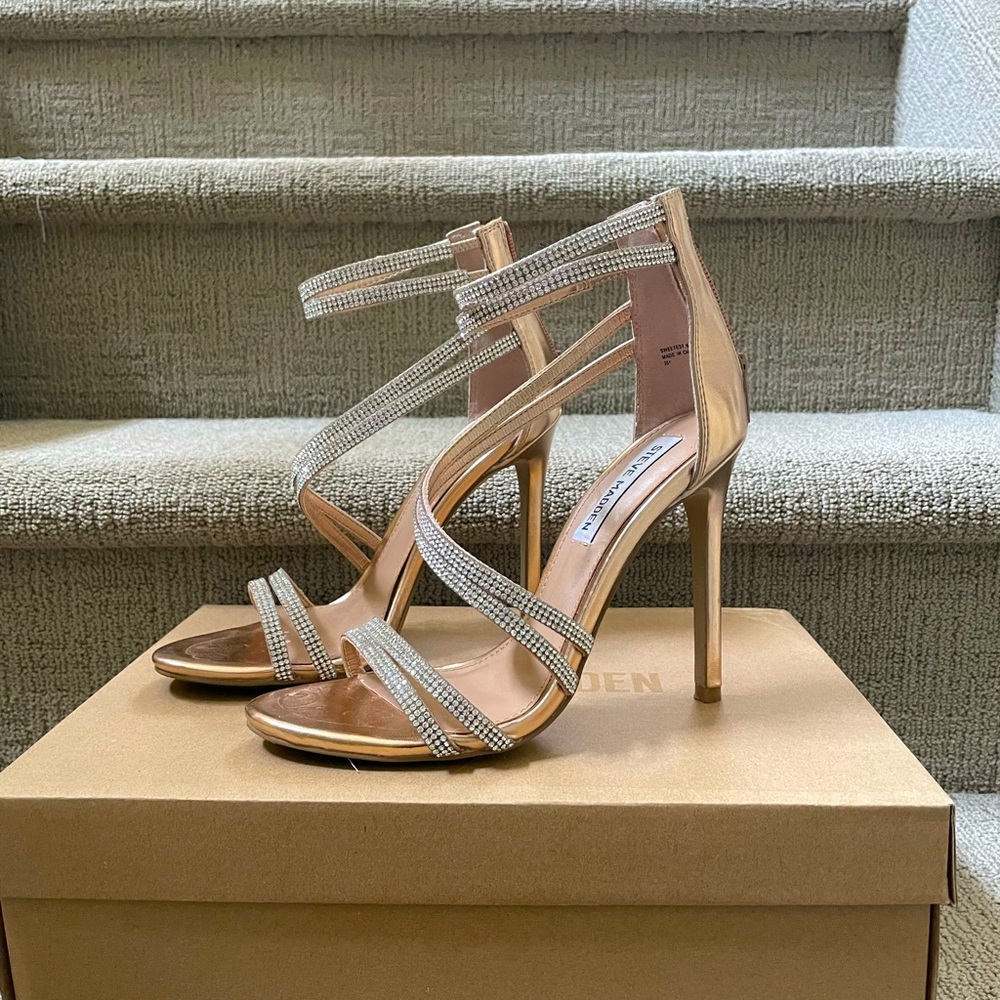 Steve Madden Silver Rhinestone Heels! Rose Gold & Size 6. Worn less than 5x